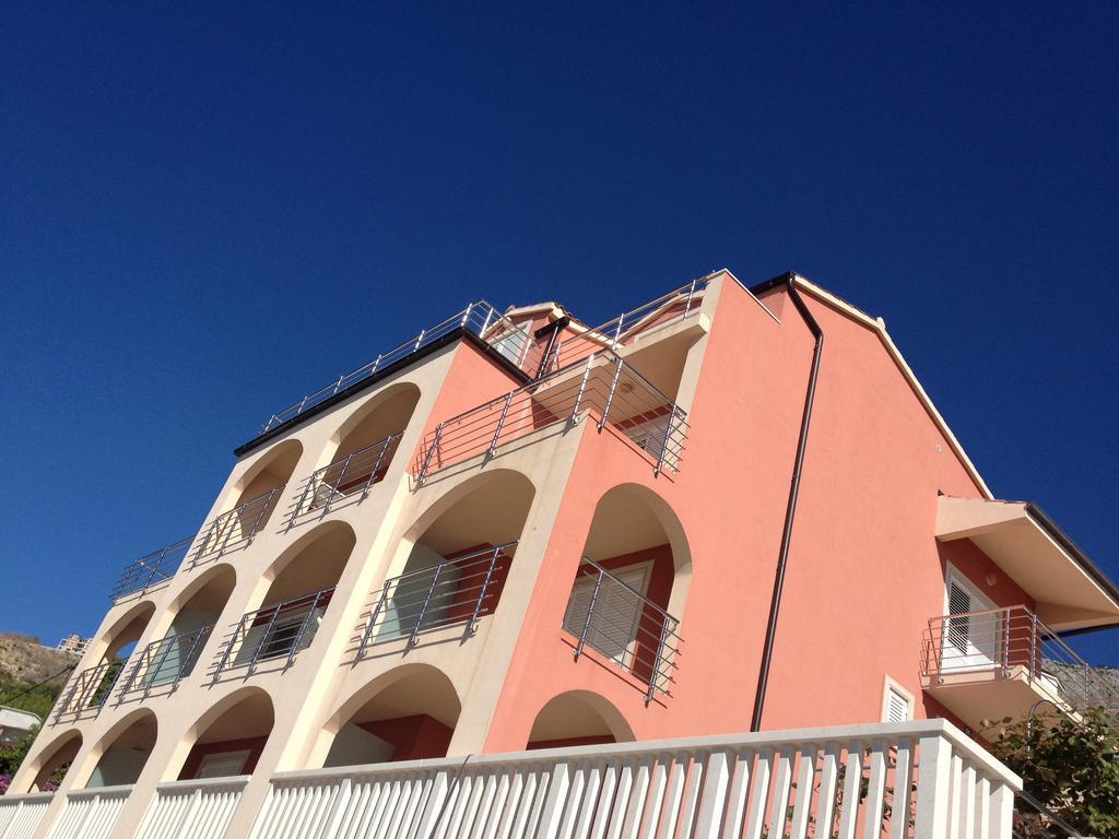 Apartments Villa Amalia Omis Luaran gambar